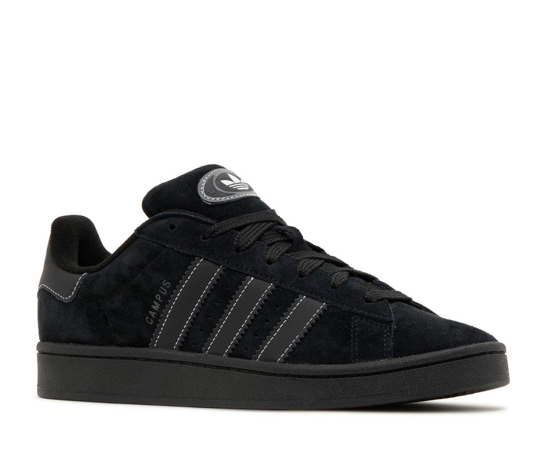 triple black adidas shoes